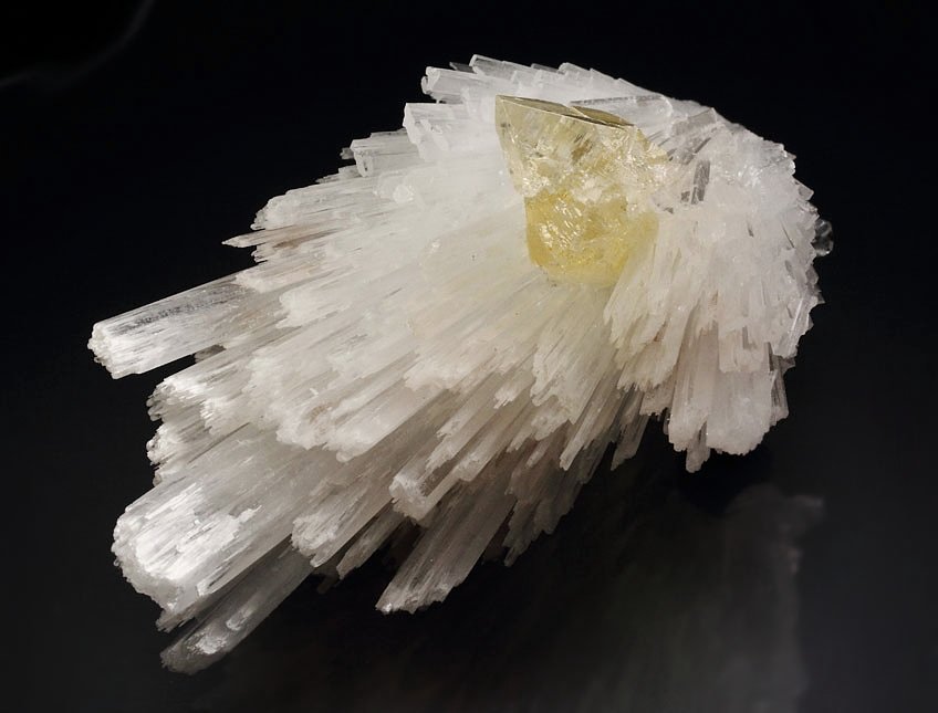 gem POWELLITE, SCOLECITE, APOPHYLLITE