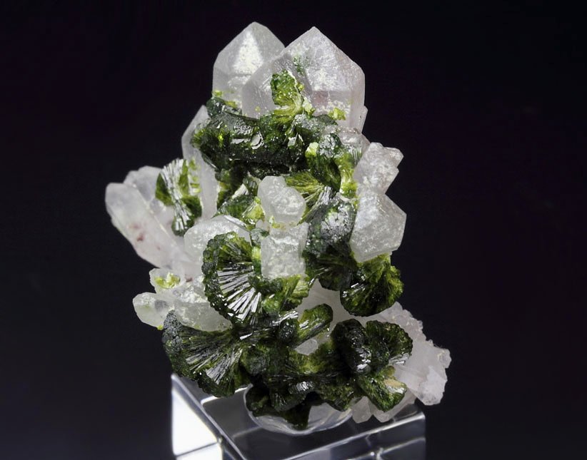 EPIDOTE, QUARTZ