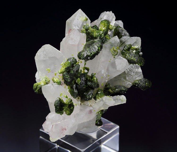 EPIDOTE, QUARTZ