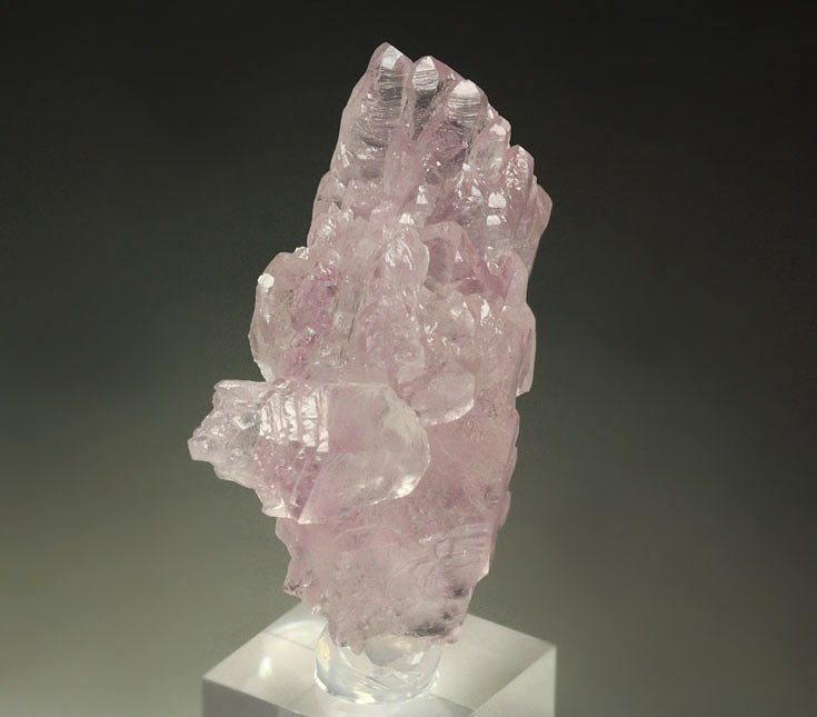 bi-terminated QUARTZ var. ROSE QUARTZ