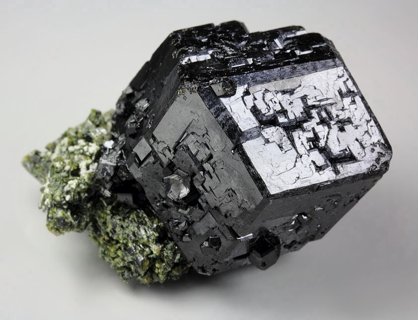 GARNET var. ANDRADITE var. MELANITE, EPIDOTE