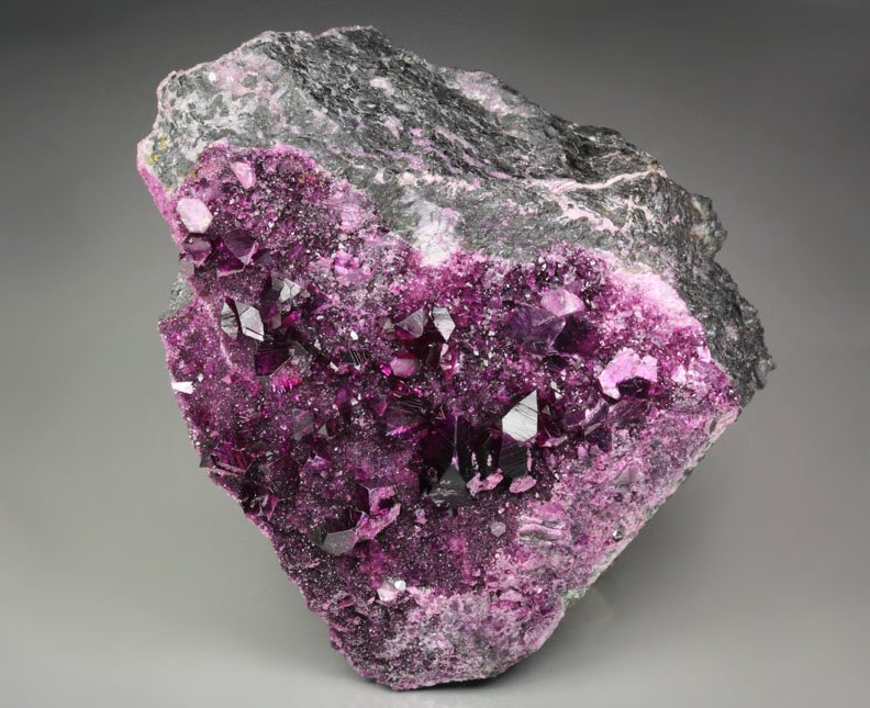 gem CHROMIAN CLINOCHLORE - KAMMERERITE