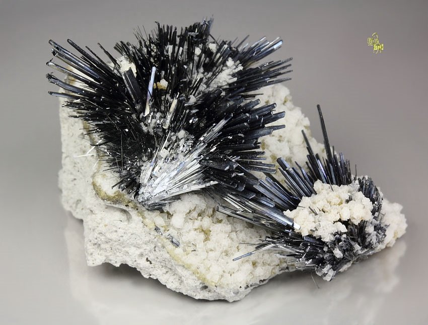 STIBNITE, SIDERITE