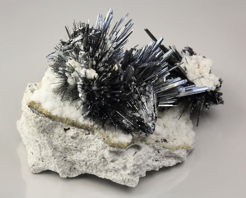 STIBNITE, SIDERITE