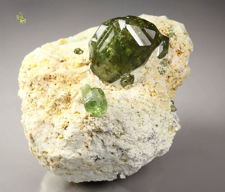 gem GARNET var. ANDRADITE var. DEMANTOID