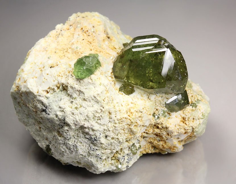 gem GARNET var. ANDRADITE var. DEMANTOID