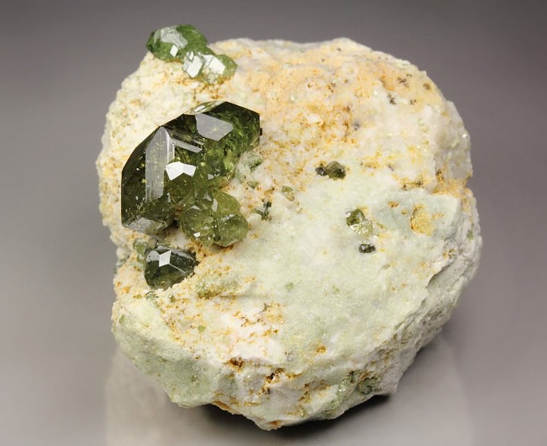 gem GARNET var. ANDRADITE var. DEMANTOID