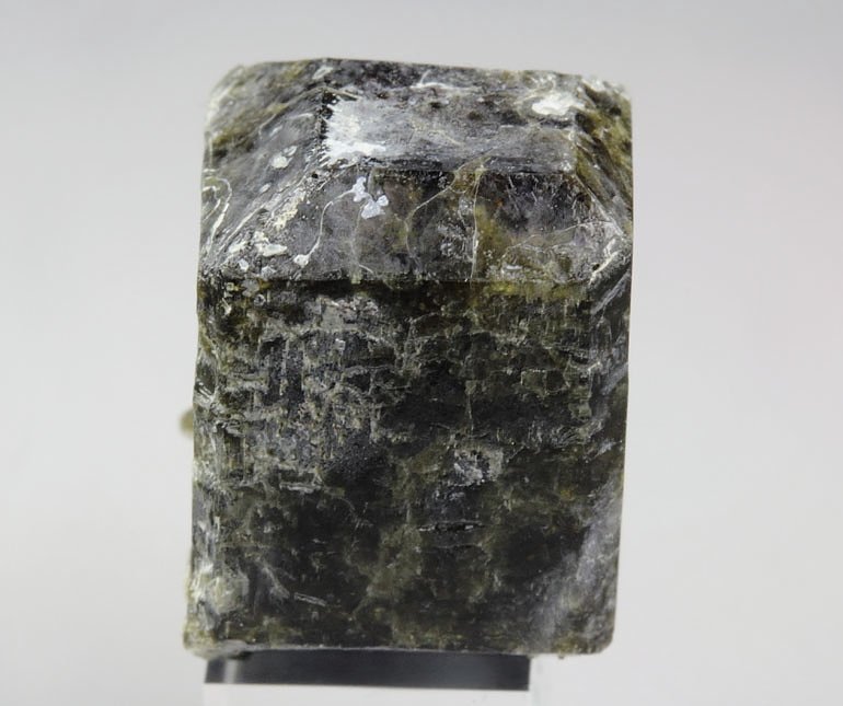 bi-terminated VESUVIANITE - floater