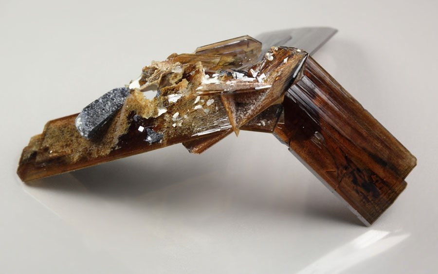 bi-terminated BROOKITE, ANATASE 