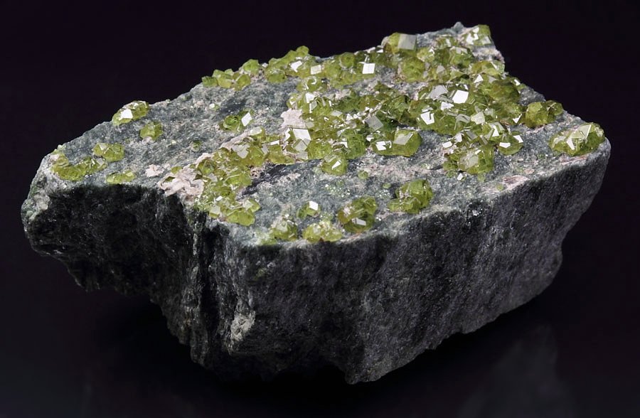 gem GARNET var. ANDRADITE var. DEMANTOID