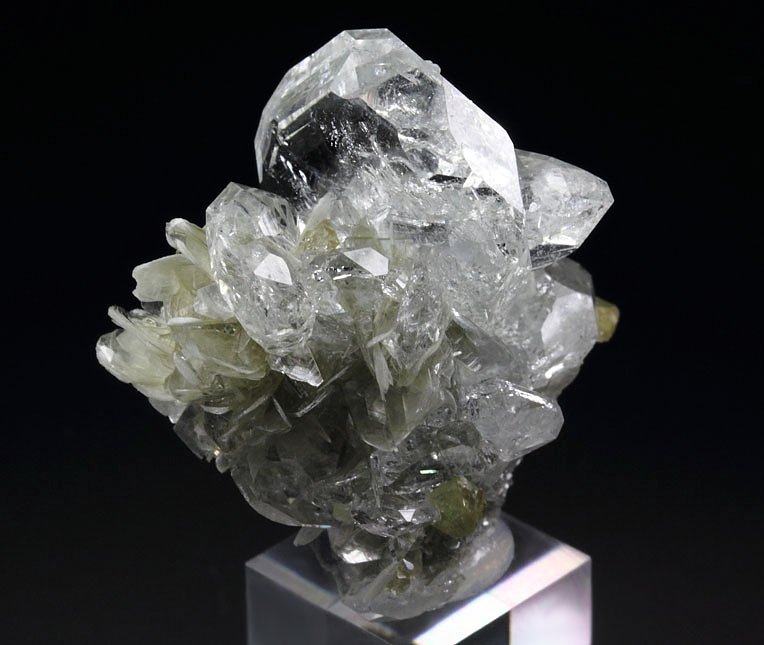 gem BERYL var. GOSHENITE, MUSCOVITE, SCHEELITE