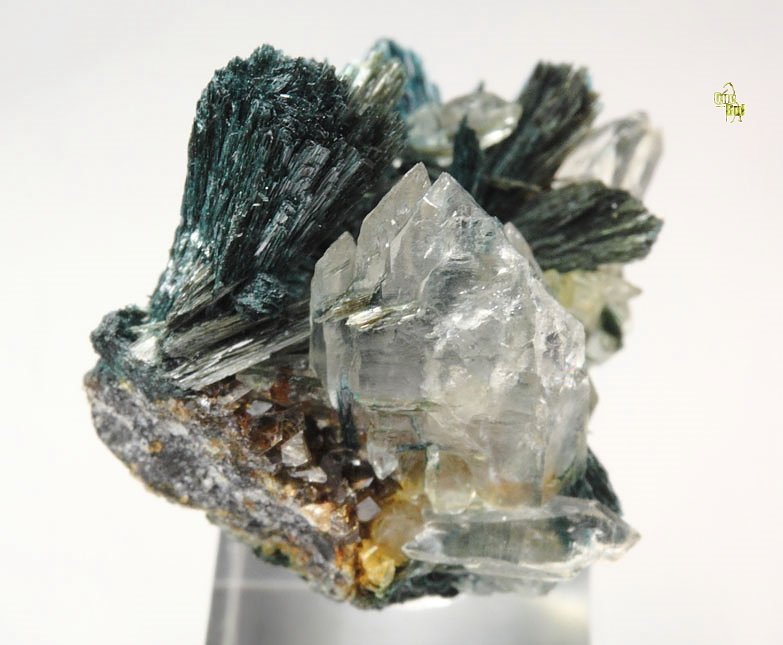 GORMANITE, QUARTZ, SIDERITE