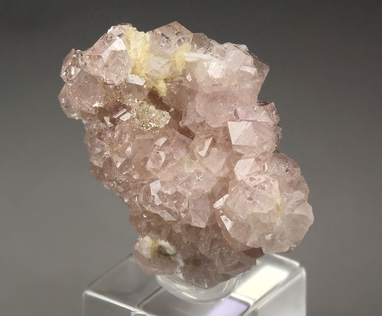 gem PINK GARNET var. GROSSULAR