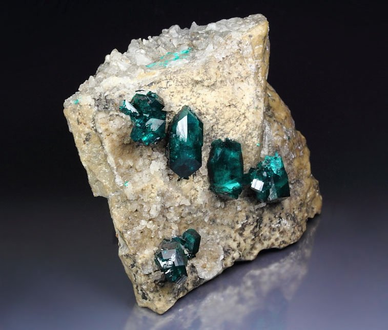 gem DIOPTASE, CALCITE