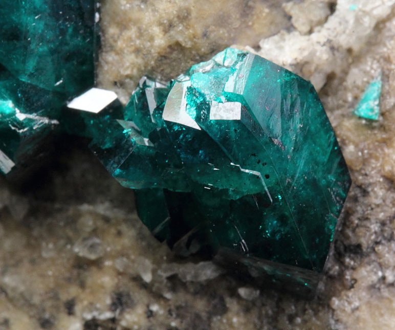 gem DIOPTASE, CALCITE