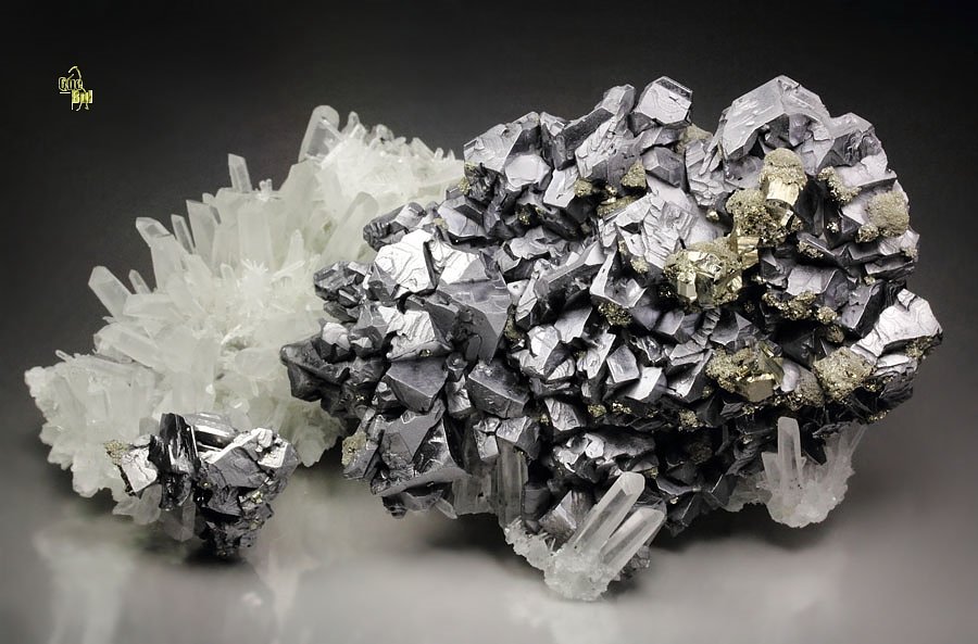 GALENA - SPINEL LAW TWIN, QUARTZ, PYRITE