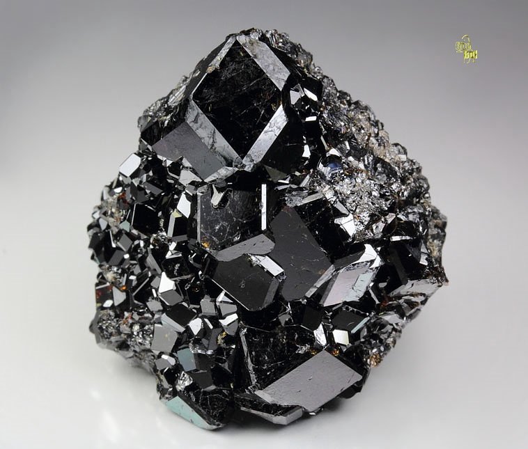 GARNET var. ANDRADITE var. MELANITE