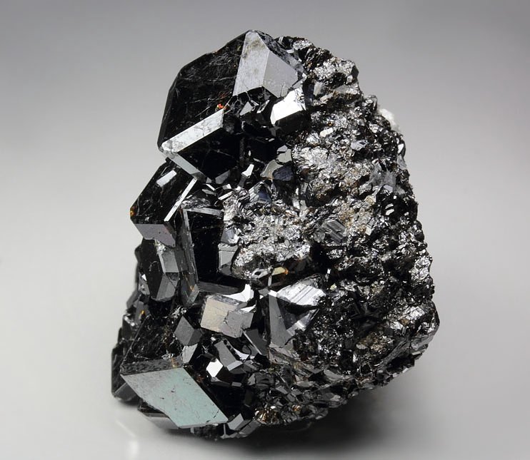 GARNET var. ANDRADITE var. MELANITE