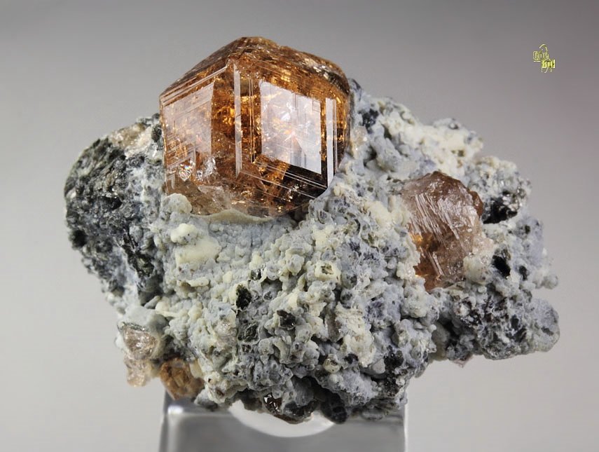 gem GARNET var. GROSSULAR