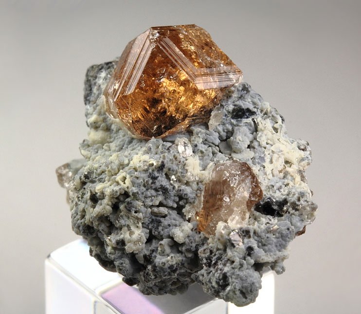 gem GARNET var. GROSSULAR