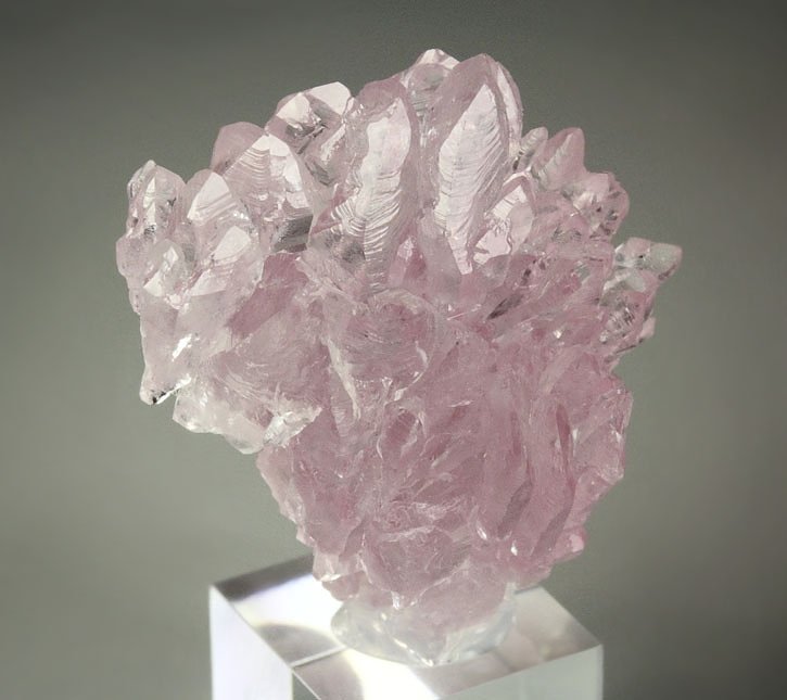 bi-terminated QUARTZ var. ROSE QUARTZ