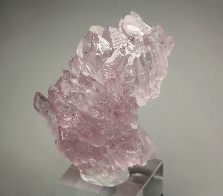 bi-terminated QUARTZ var. ROSE QUARTZ