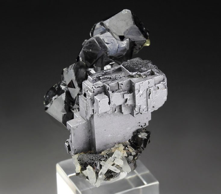 skeletal GALENA, SPHALERITE, QUARTZ, CHALCOPYRITE