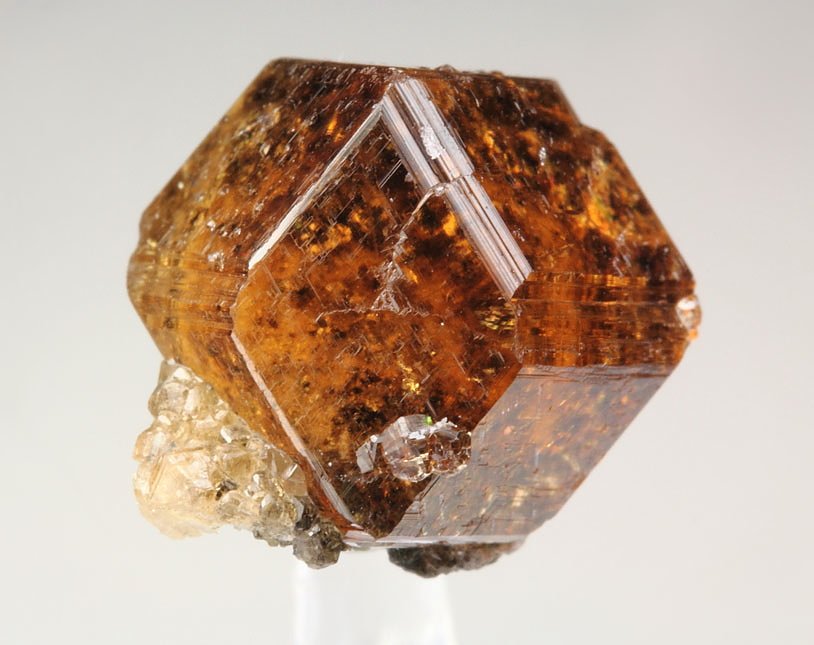 gem GARNET var. GROSSULAR