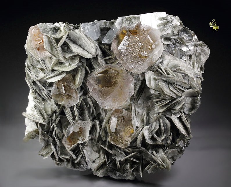 FLUORITE, MUSCOVITE, BERYL var. AQUAMARINE