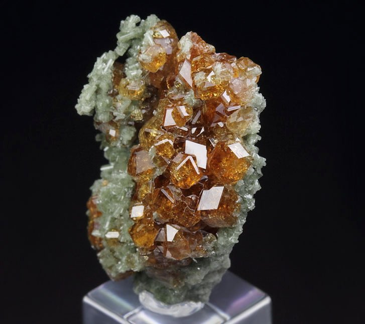 gem GARNET var. GROSSULAR, DIOPSIDE