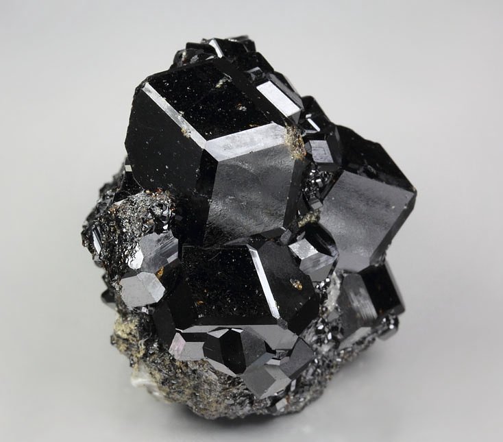 GARNET var. ANDRADITE var. MELANITE