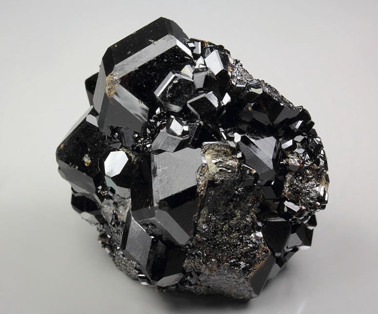 GARNET var. ANDRADITE var. MELANITE