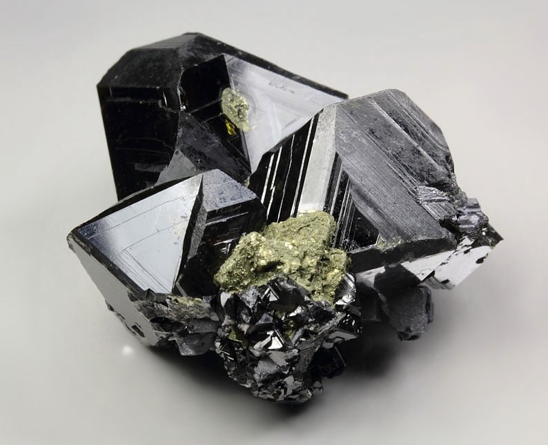 twinned SPHALERITE, CHALCOPYRITE, GALENA