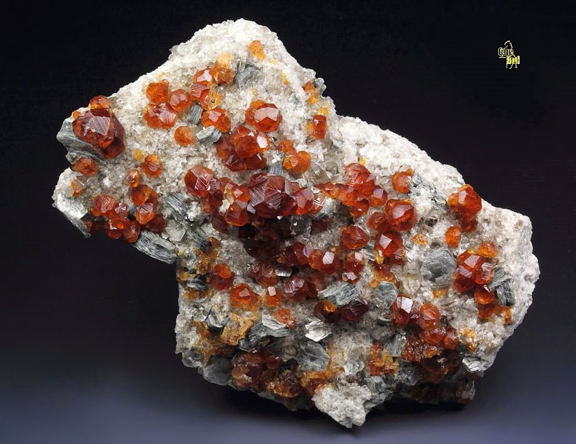 gem GARNET var. SPESSARTINE, MUSCOVITE, QUARTZ