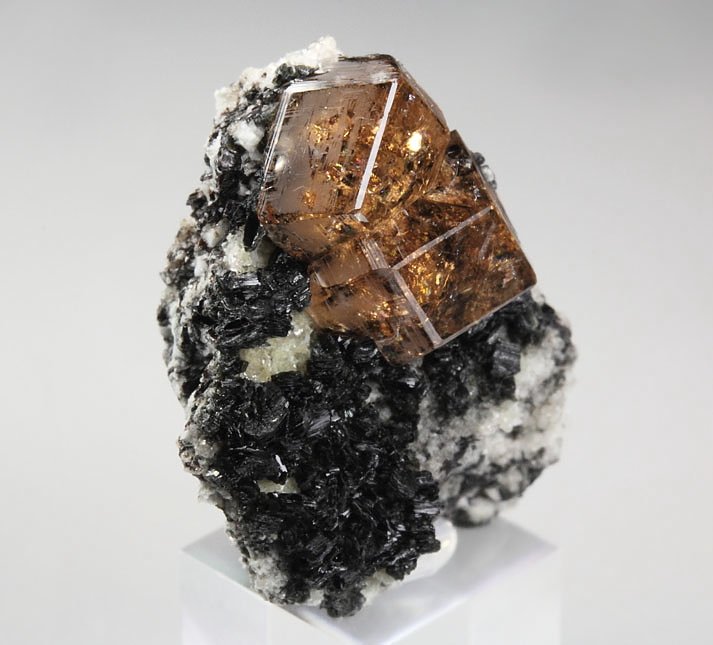 gem GARNET var. GROSSULAR, CLINOCHLORE