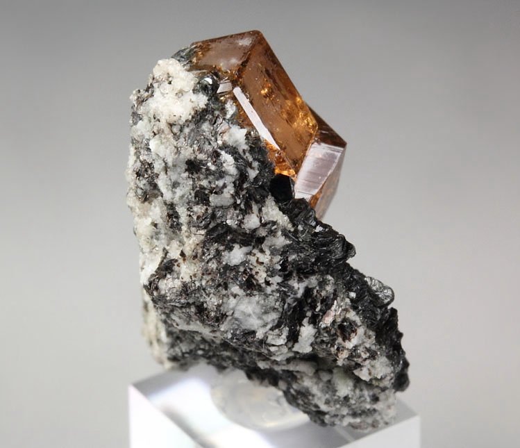 gem GARNET var. GROSSULAR, CLINOCHLORE