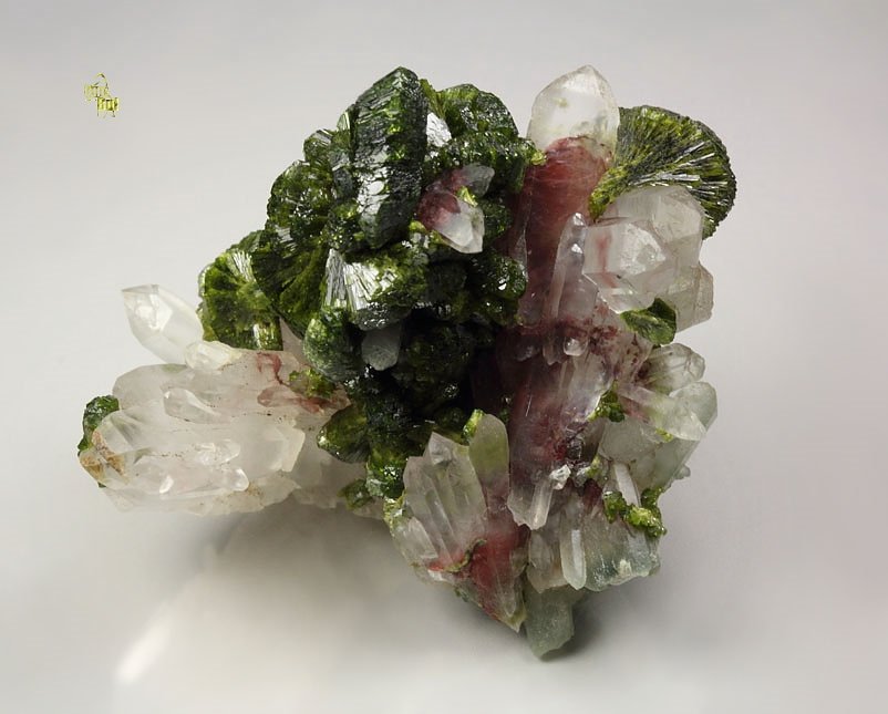 EPIDOTE, QUARTZ with HEMATITE inclusions