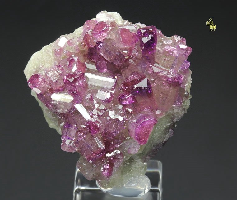 gem VESUVIANITE var. MANGANOAN