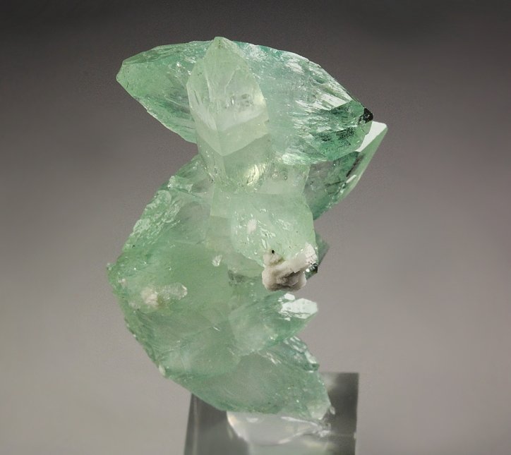 gemmy FLUORAPOPHYLLITE-(K)  bi-terminated