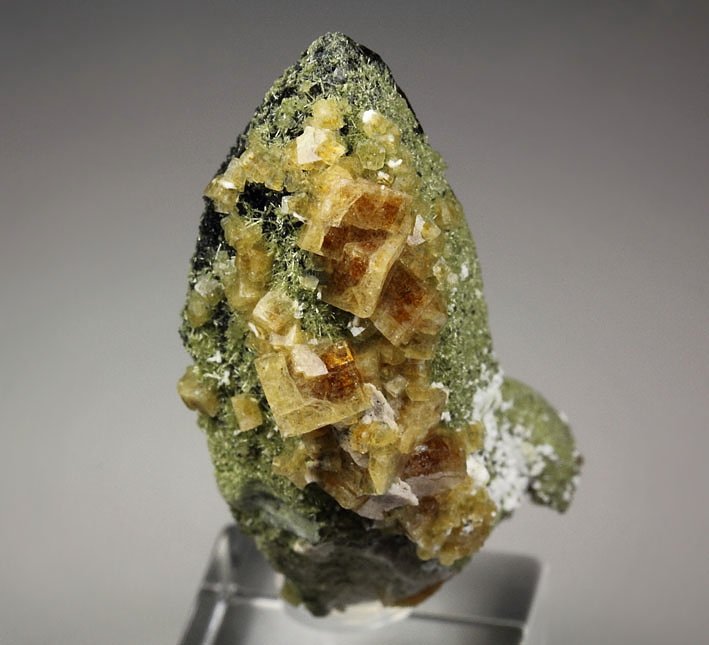 QUARTZ var. SMOKY, CHABAZITE, EPIDOTE, ORTHOCLASE