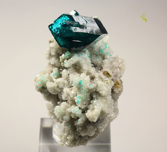 gem DIOPTASE, CALCITE