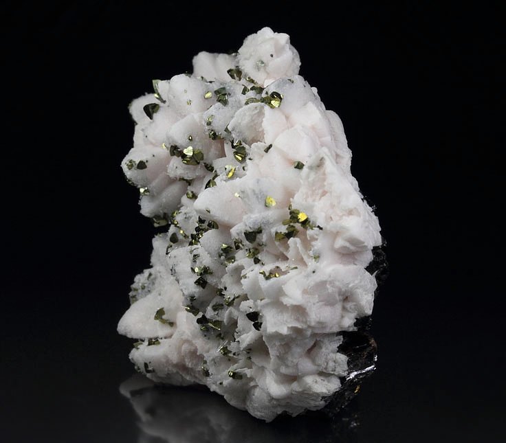 CALCITE epimorph, CHALCOPYRITE, QUARTZ