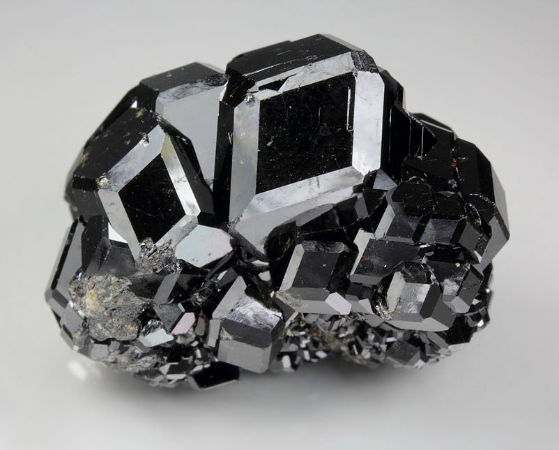 GARNET var. ANDRADITE var. MELANITE