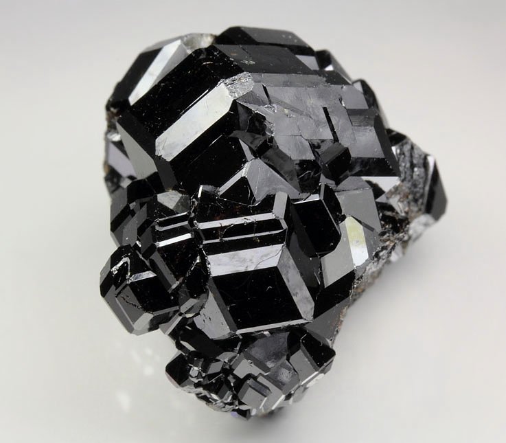 GARNET var. ANDRADITE var. MELANITE