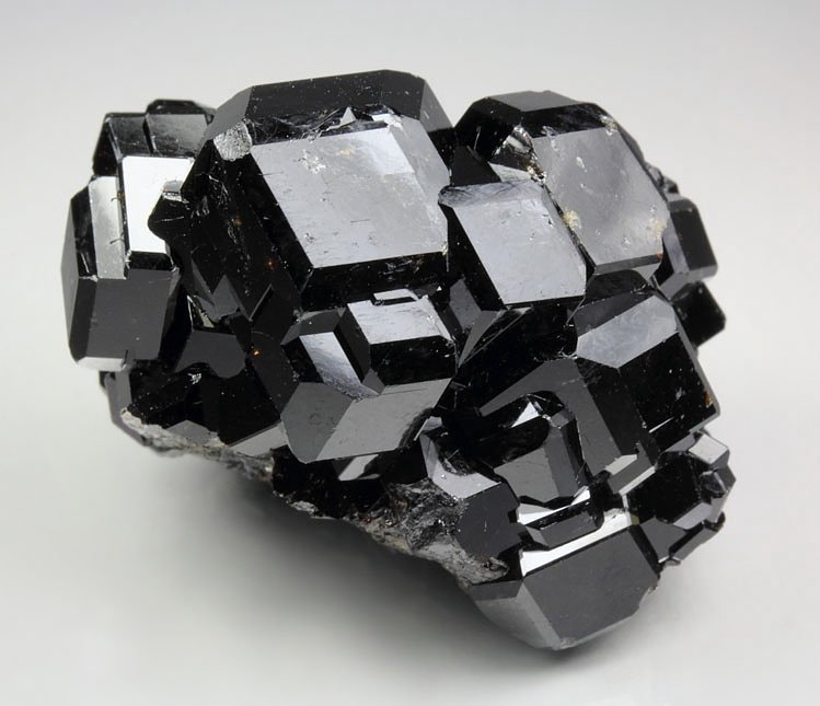 GARNET var. ANDRADITE var. MELANITE