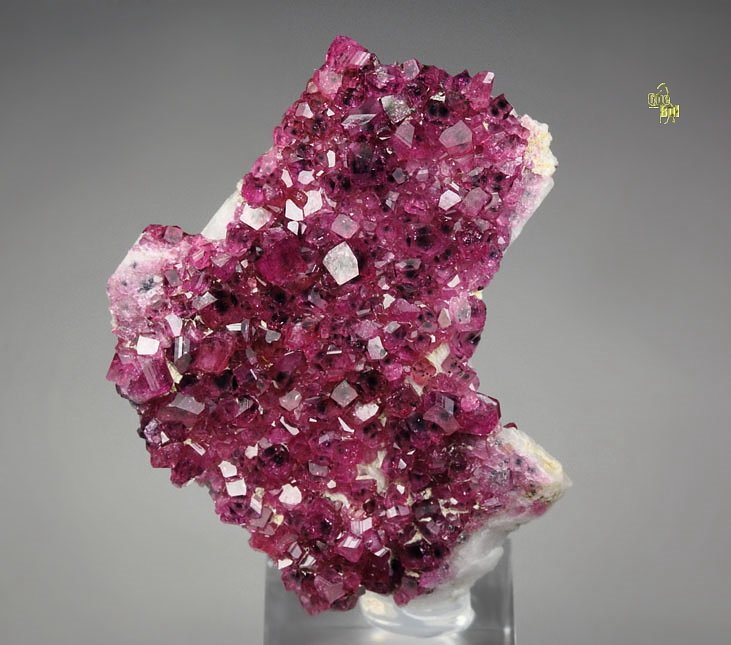 gem ELBAITE-LIDDICOATITE series with PHANTOMS