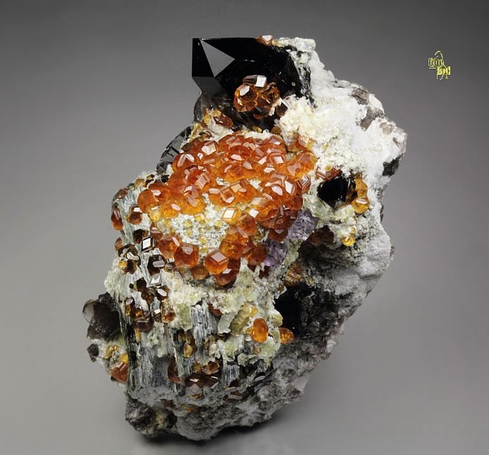 gem GARNET var. SPESSARTINE, QUARTZ var. SMOKY, MUSCOVITE, MICROCLINE, FLUORITE