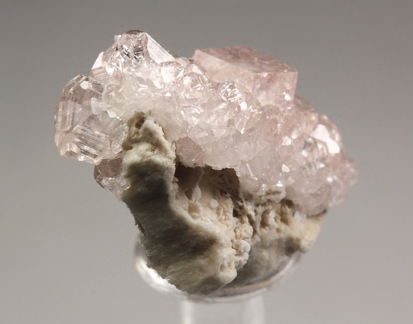 gem PINK GARNET var. GROSSULAR