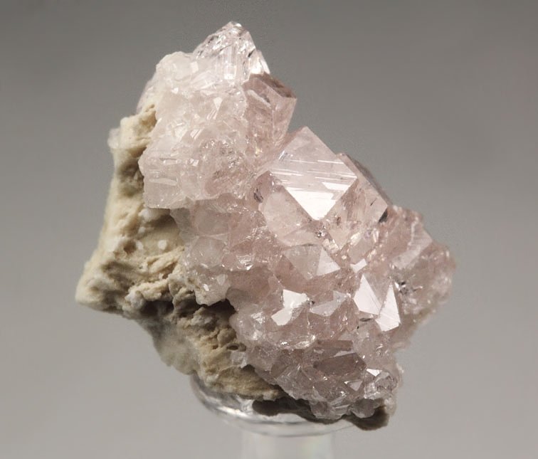 gem PINK GARNET var. GROSSULAR