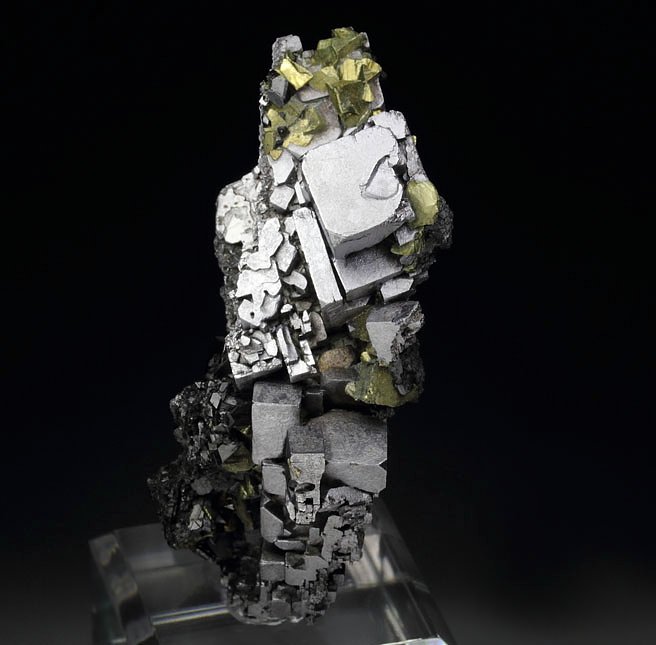 skeletal GALENA, CHALCOPYRITE, SPHALERITE, QUARTZ